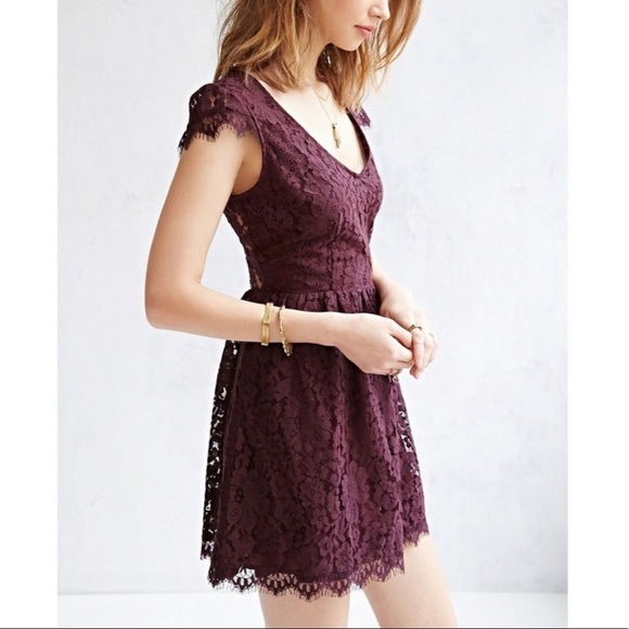 Kimchi Blue Jan Jan Lace Fit and Flare Dress Med - Picture 1 of 15